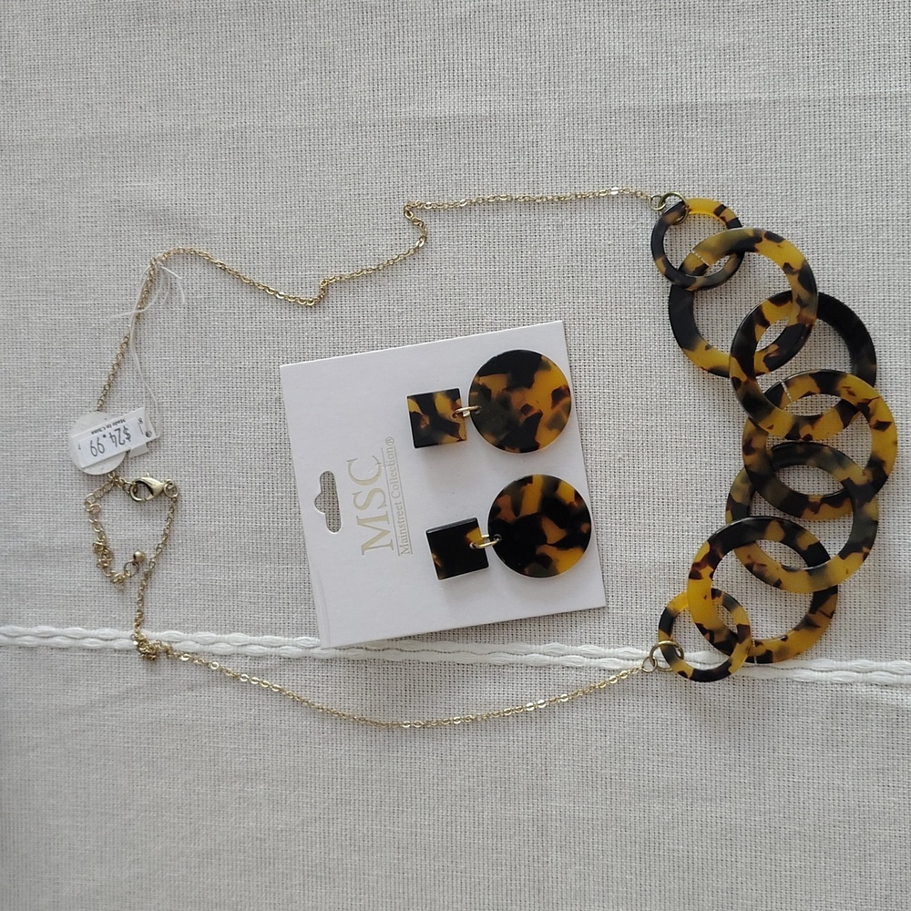 Earrings & Necklace Set By Mainstreet Collection NWT‎ Animal Print Round/Round
